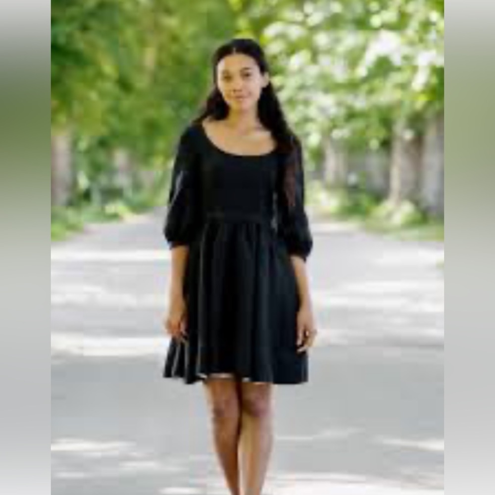 SOLD—-XS Carmen mini Son De Flor 100% linen dress 3/4 sleeves. Like new